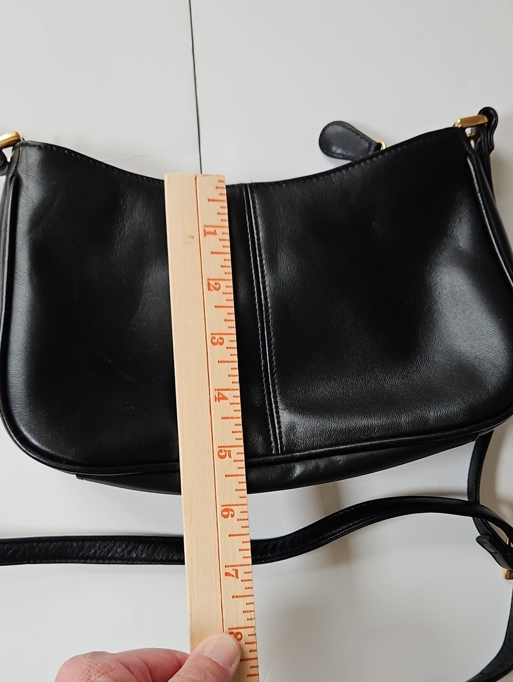 Etienne Aigner NWT Black Leather Shoulder Bag Goldtone Hardware - Picture 10 of 11